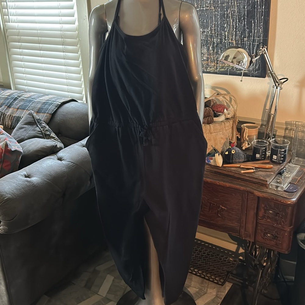 TORRID Black Crisscross Back Crop Active Jumpsuit - Size 1 - Picture 7 of 12